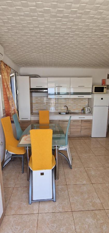 Apartments Stipe Рогозница Экстерьер фото