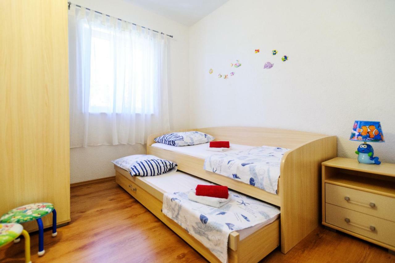 Apartments Stipe Рогозница Экстерьер фото